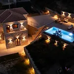 Villa Orraon Luxury - Exclusive Retreat With Panoramic Views And Infinity Pool