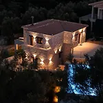 Orraon Luxury - Exclusive Retreat With Panoramic Views And Infinity Pool Lefkáda
